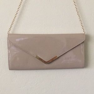 Aldo light tan patent leather bag, optional chain